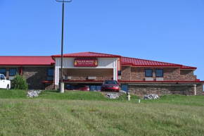  Giles Hotel Inn and Suites  Пуласки